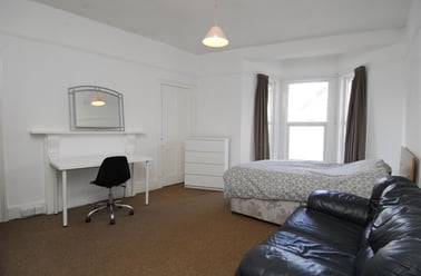 Lisson Grove, Mutley, Plymouth - Image 3